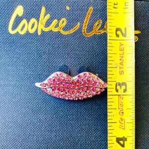 Vintage Cookie Lee lips pin